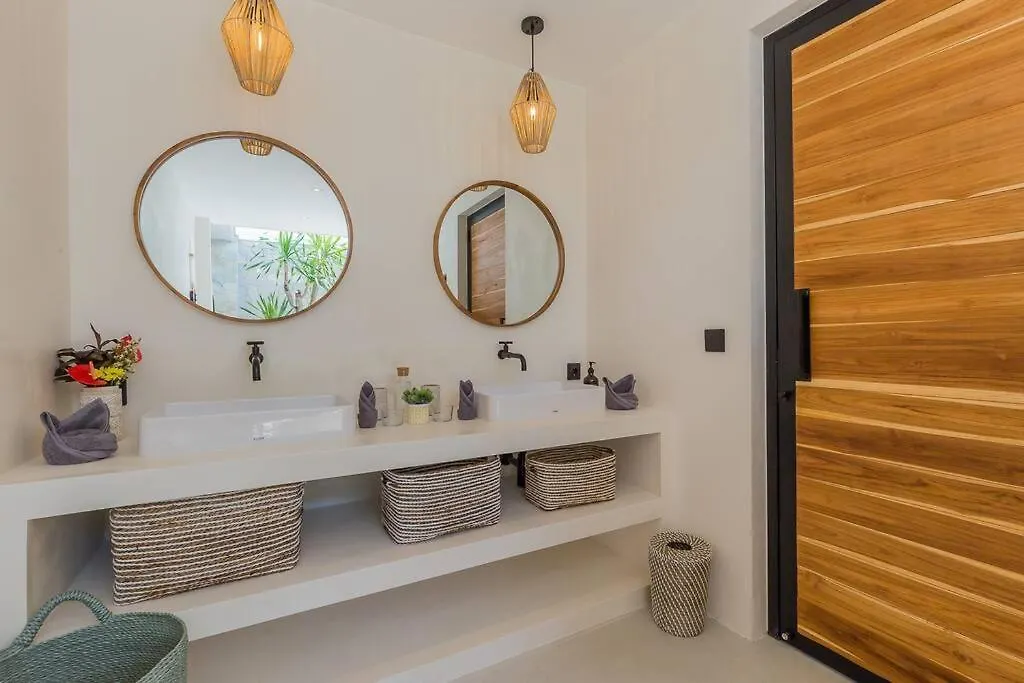 Villa Alamanda Livia Seminyak Design Spacious 2Bdr And Private Pool